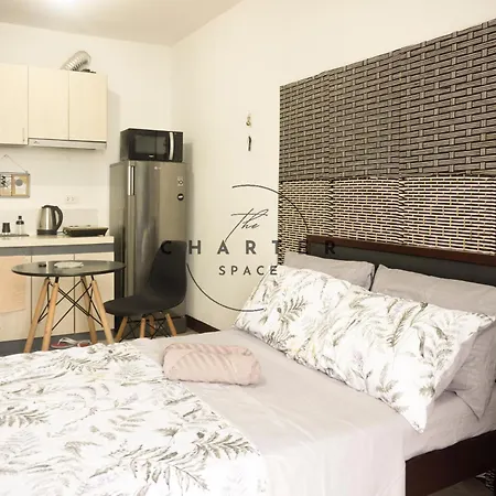 Close To Airport Room With Balcony And Pool Access