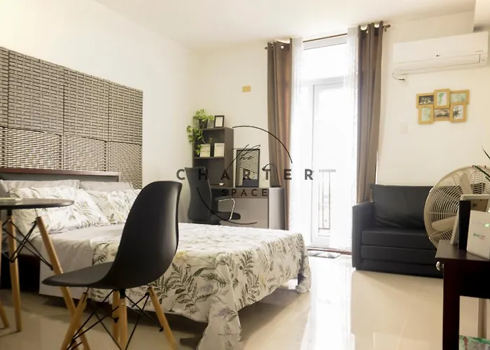 Aparthotel Close To Airport With Balcony And Pool Access