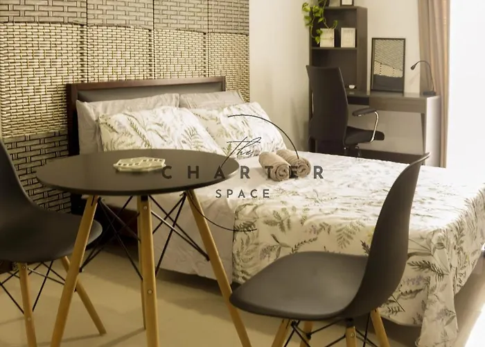 Aparthotel Close To Airport With Balcony And Pool Access